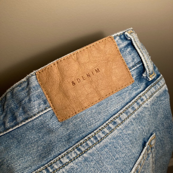 Ripped Straight Leg Boyfriend Jeans - Picture 4 of 5